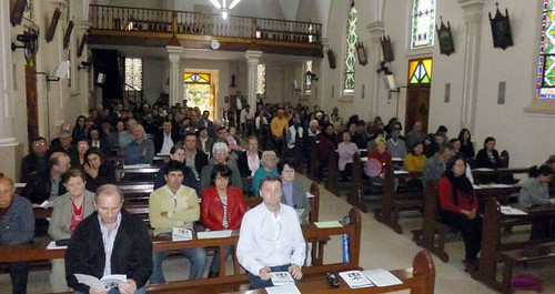 Símbolos foram recepcionados pela comunidade local.