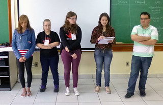 Cinco jovens representaram a Caritas de Passo Fundo.