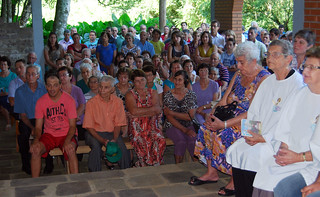 Representantes das 16 comunidades da paróquia participaram da cerimônia de posse.