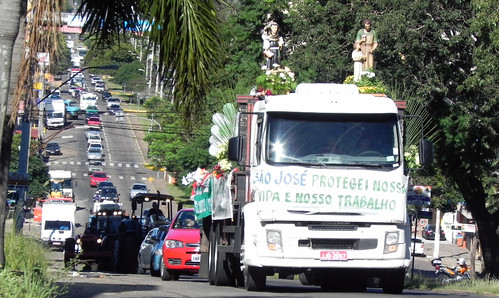 Procissão motorizada saiu ainda do Bairro Petrópolis.