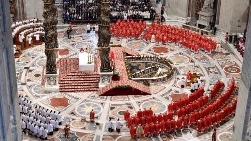 Basílica de São Pedro durante a celebração Basílica de São Pedro durante a celebração